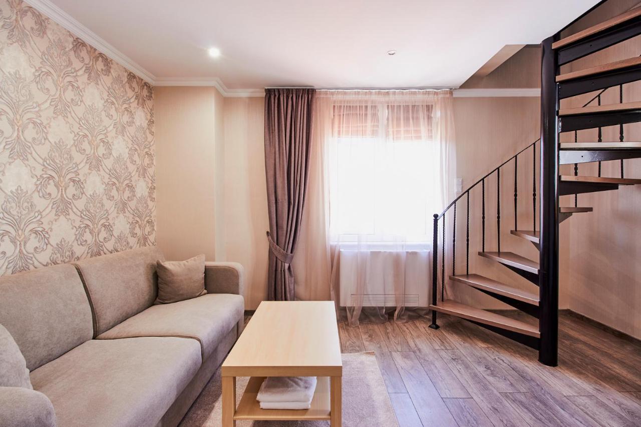Хотел Паризи Kazanlak Exterior photo